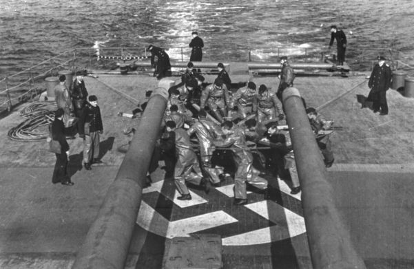 Manually operated rudder after loss of stern to torpedo in 1942