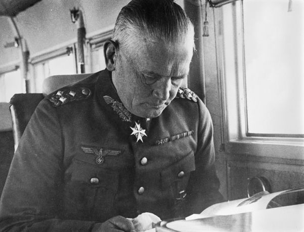Minister of Defence General Werner von Blomberg, who ordered that the army take an oath of allegiance to Hitler.