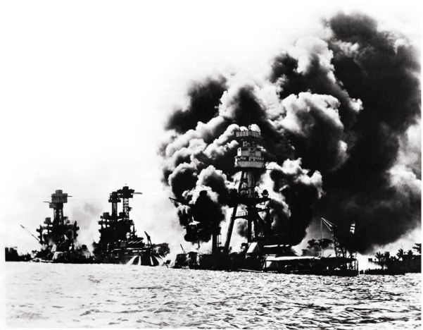 US Navy warships ablaze at Pearl Habor